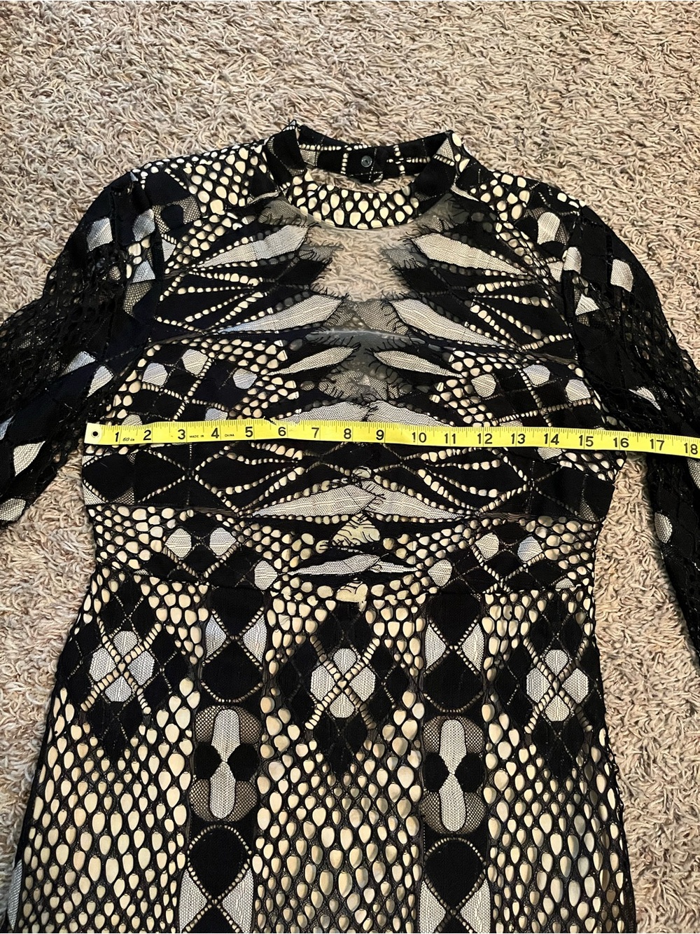 Free People Deco Lace Mini Dress in Black Sz 6 Rare Like New Witchy Bell Sleeve - Picture 14 of 16